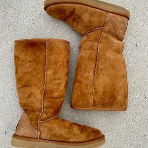 SOLD UGG Classic Tall 10W Chestnut